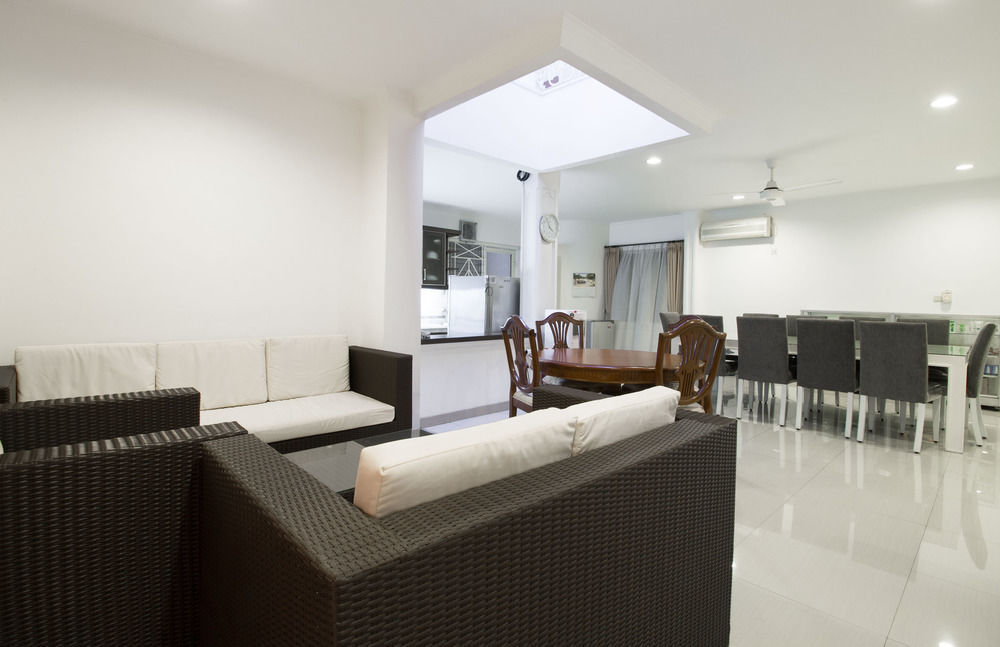 Reddoorz Plus @ Tendean Yakarta Exterior foto