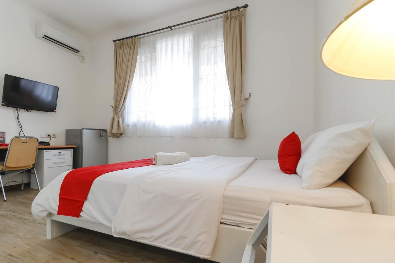 Reddoorz Plus @ Tendean Yakarta Exterior foto