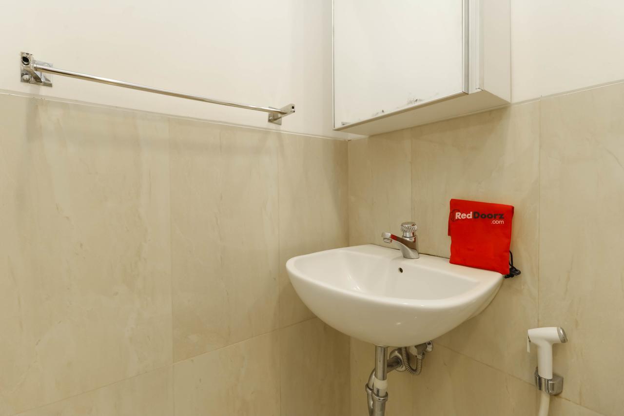 Reddoorz Plus @ Tendean Yakarta Exterior foto