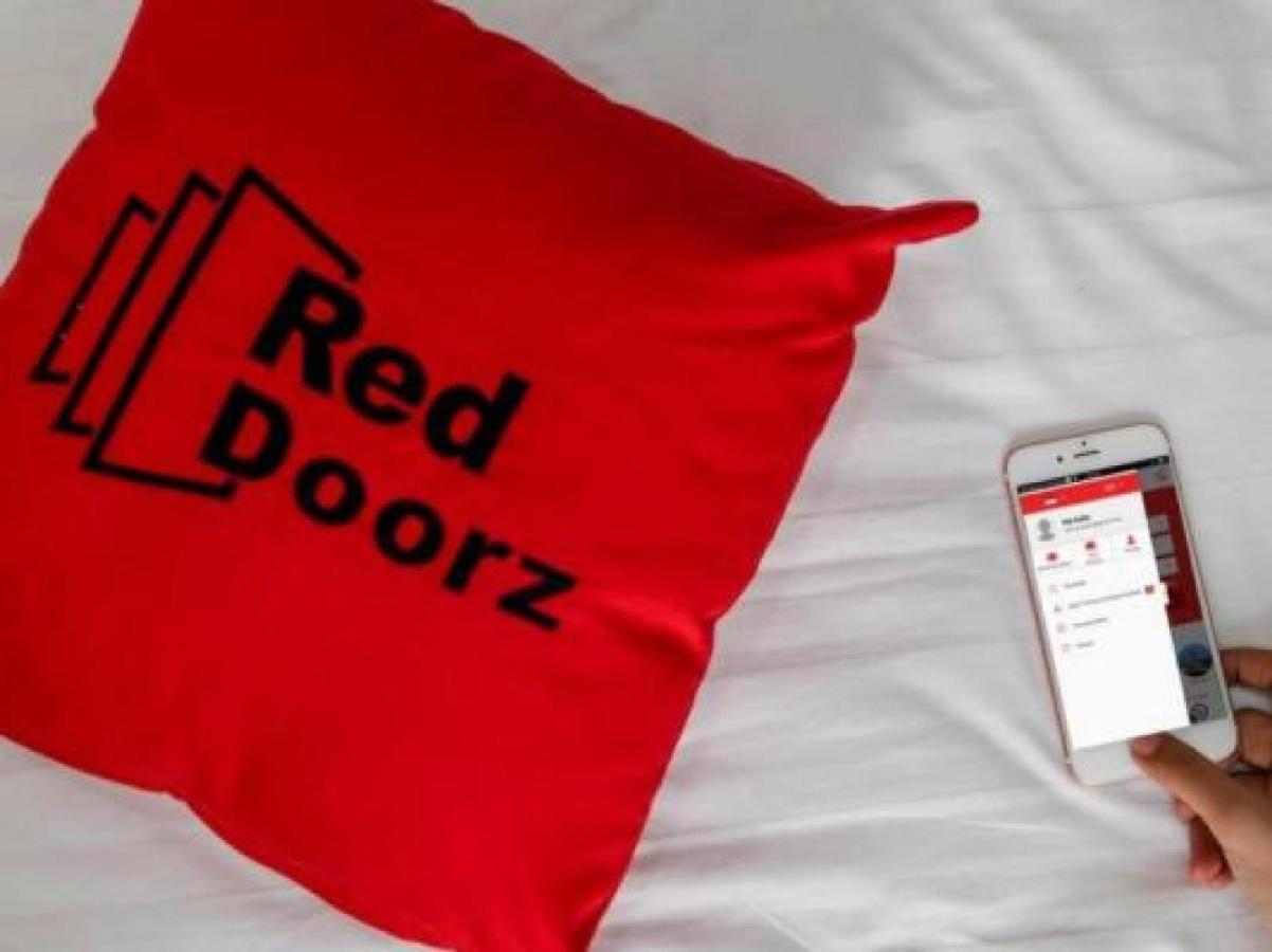 Reddoorz Plus @ Tendean Yakarta Exterior foto